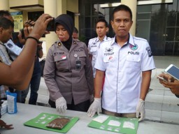 Ones Siforus dan Irawan Jual Sabu, Ekstasi & Ganja