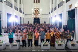 222 Mahasiswa Asing Dapat Beasiswa dari Kementerian