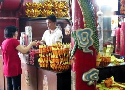 Jelang Imlek, Penjualan Kim Chua Laris