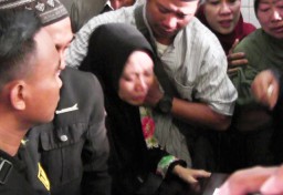 Jenazah Korban Lion Air JT 610 Dimakamkan