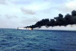 Bawa 198 Penumpang, KM Satya Kencana IX Terbakar