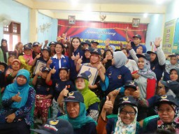 Caleg Nasdem Sosialisasi Plastik Dari Singkong