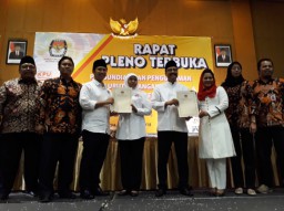 Janji Manis Paslon Khofifah-Emil dan Saifullah-Puti