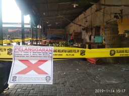 Pasar Tanjungsari Disegel Satpol PP Surabaya