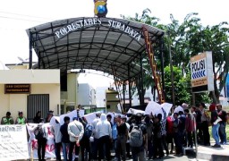 Pendemo Minta Polisi Memeriksa Ahmad Dhani