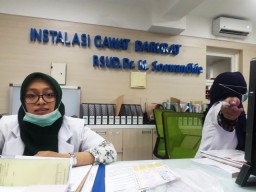 RSUD Dr. M. Soewandhie Persulit Jenazah Pengamen