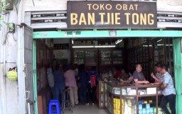 Toko Obat Ban Tjie Tong Jual Obat Ilegal