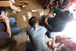 KLHK Tangkap Penjual Pipa Rokok dari Gading Gajah