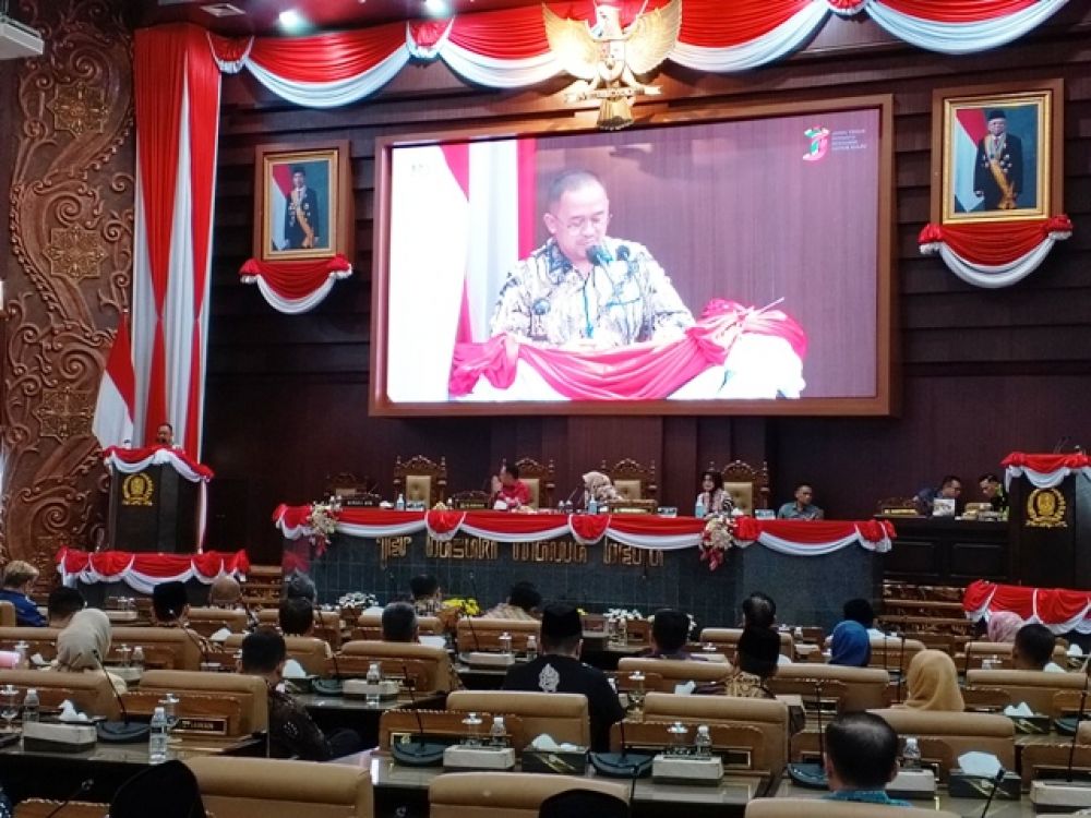 109 Anggota DPRD Jatim Hadiri Penandatanganan Komitmen Anti Korupsi