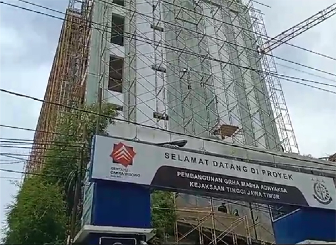Pekerjaan Grha Madya Adhyaksa Kejati Jatim.