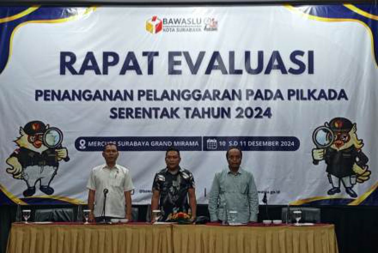 (tengah) Novli Bernado Thyssen, SH.