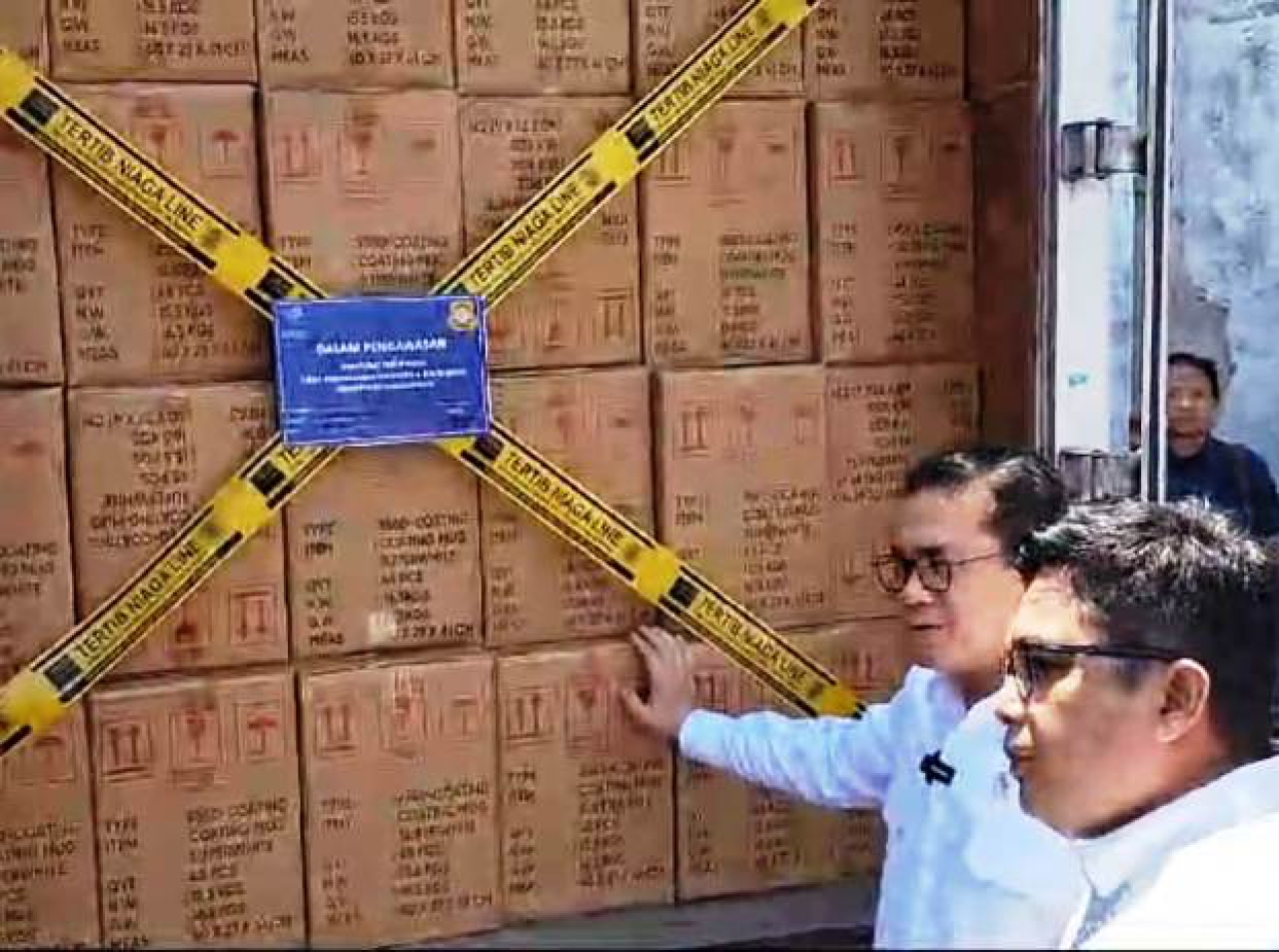 siaran pers keramik ilegal Rp9,8 miliar