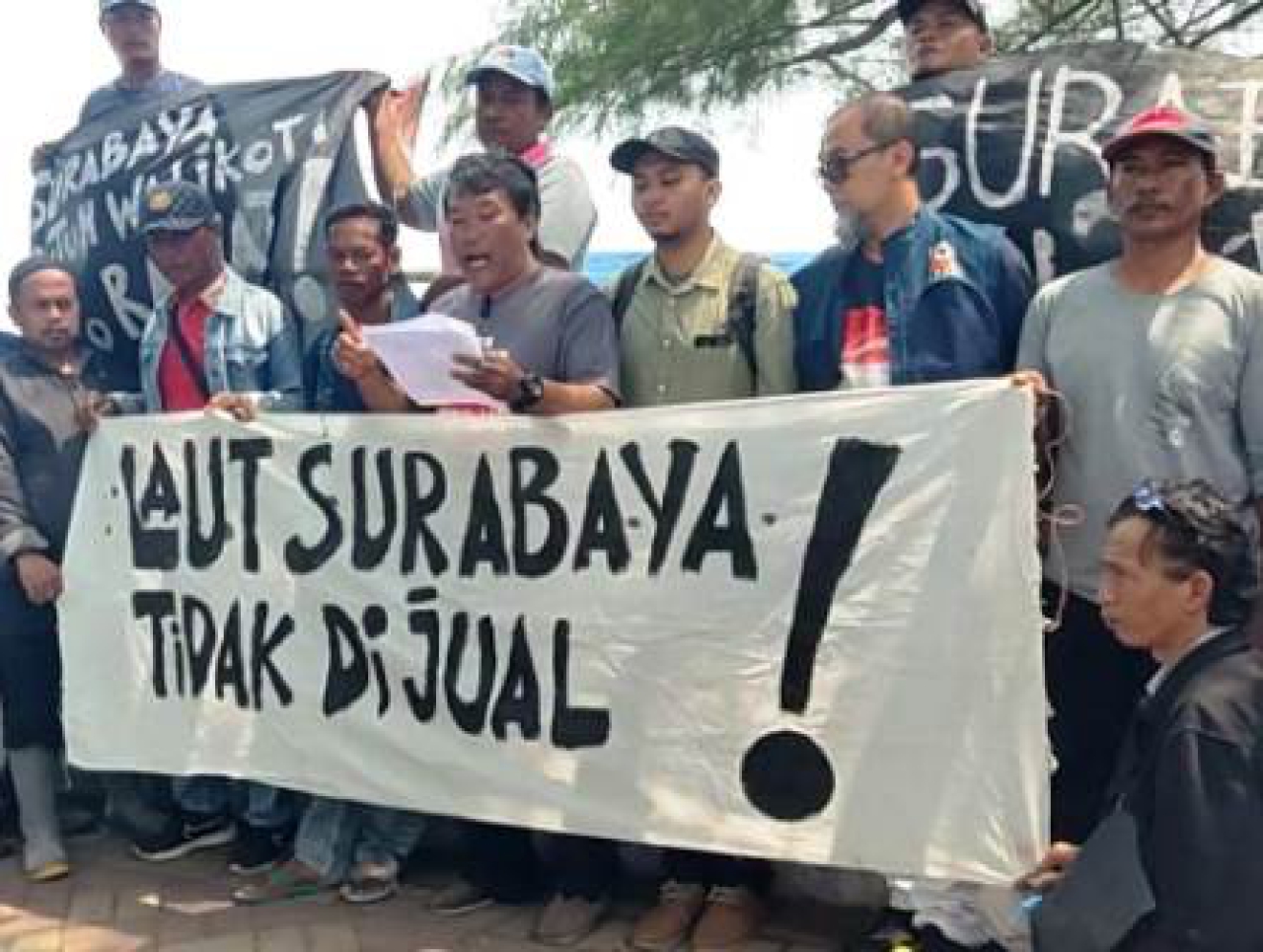 Penolakan Reklamasi Surabaya Waterfront Land