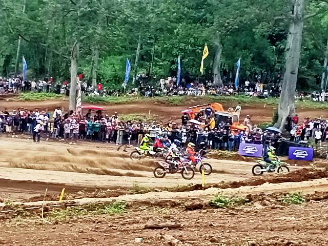 Event Motocross Piala Kapolda Jatim di Lahan Bos Rokok Tuai Kritik