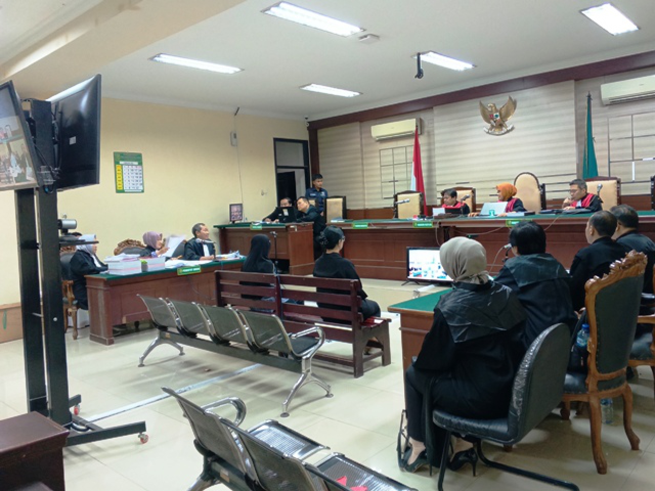 persidangan Heny Sri Setyaningrum dan Ivonne.