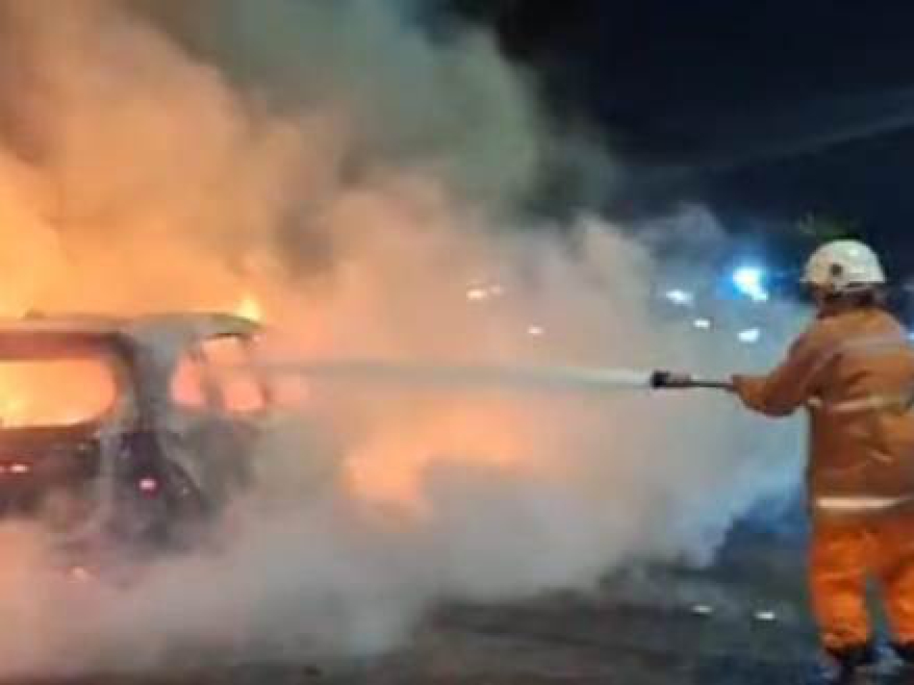 Mobil Rental Untuk Mudik Lebaran Terbakar