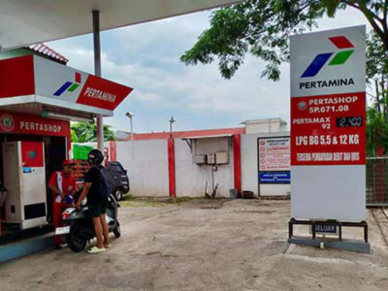 Pertashop di Jalan Raya Kraton - Sidogiri Kabupaten Pasuruan.