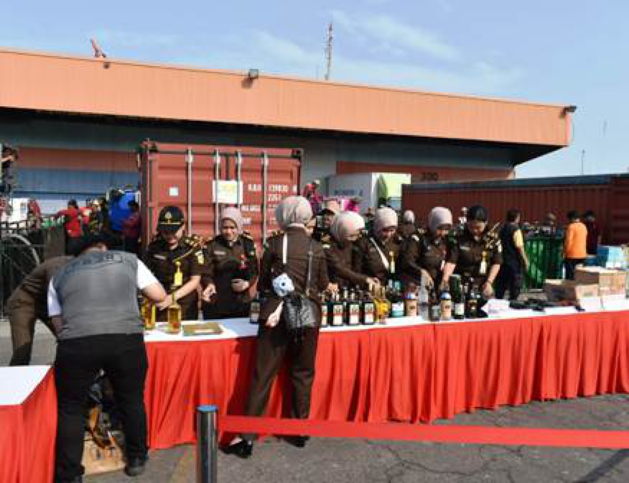 Bea Cukai Buru DPO Mia Santoso