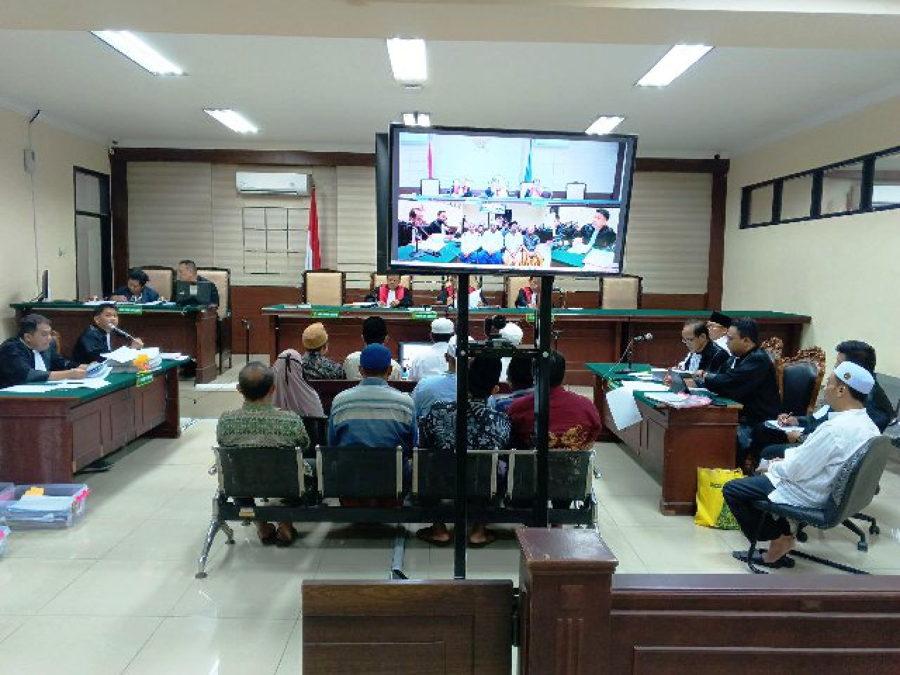 Saksi penerima hibah dari Pemkab Bondowoso.