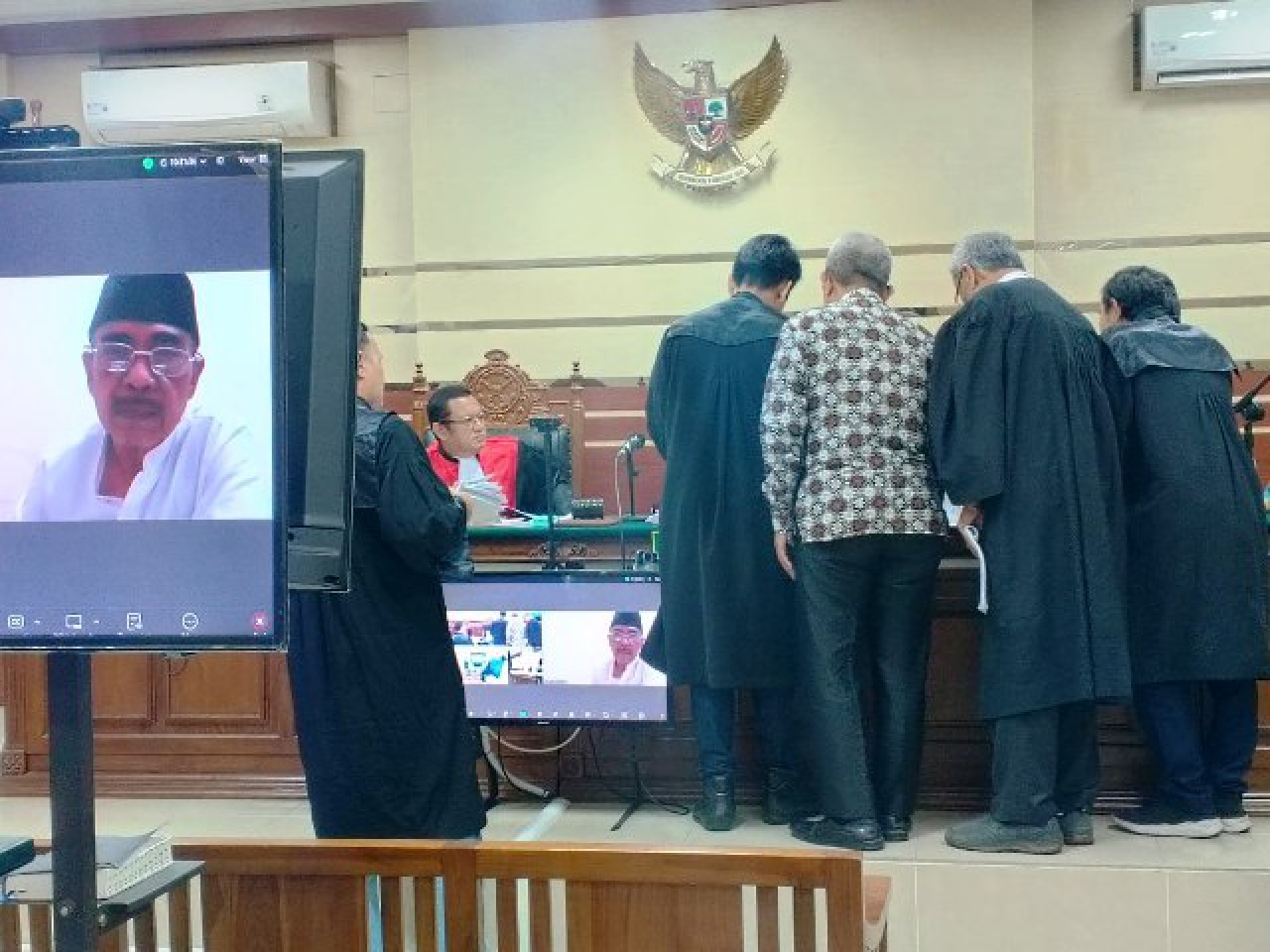 Sidang Terdakwa Suharsono di PN Tipikor Surabaya.