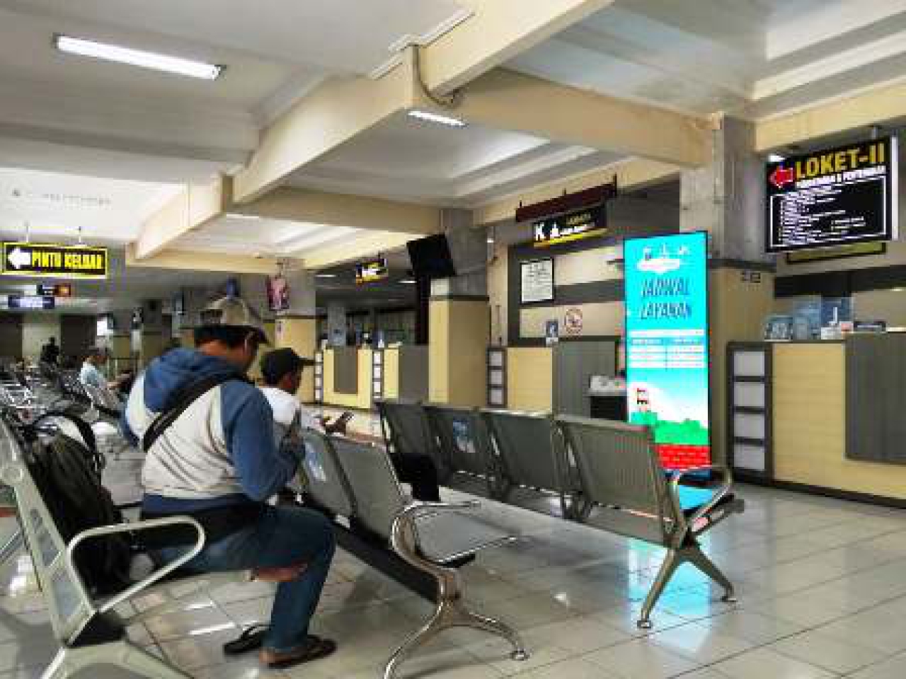 Pelayanan Samsat di Surabaya. dok