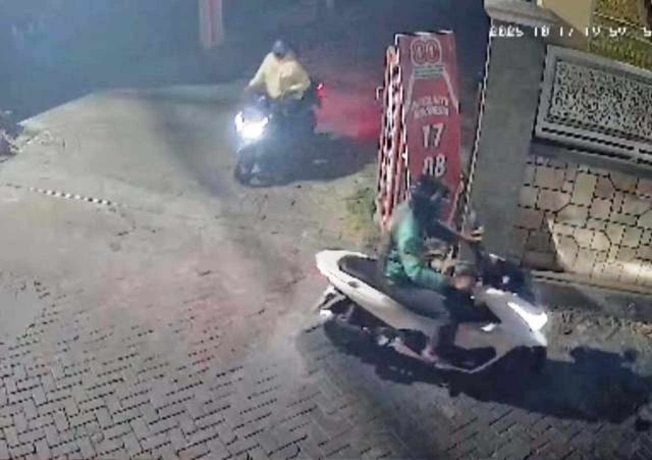 Curanmor menyasar rumah kontrakan di Jalan Jojoran Surabaya.