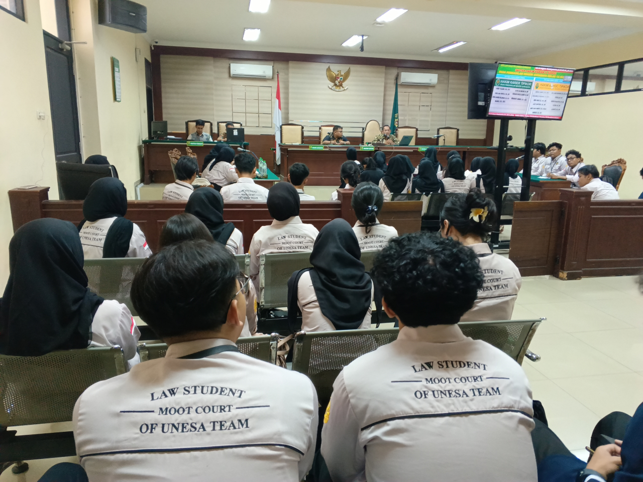 Kuliah singkat Mahasiswa Hukum Unesa