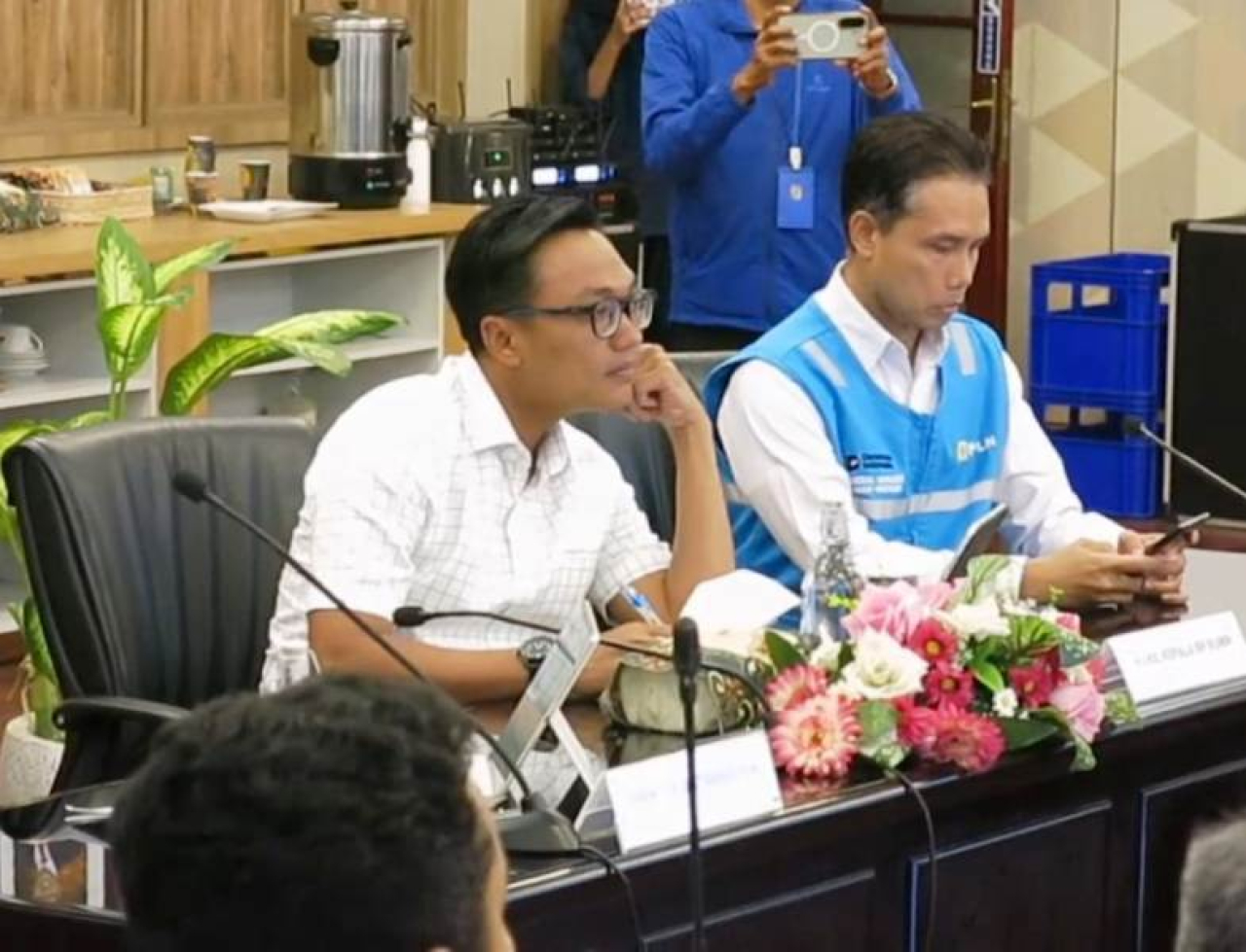 (Baju putih) Aminuddin Ma'ruf