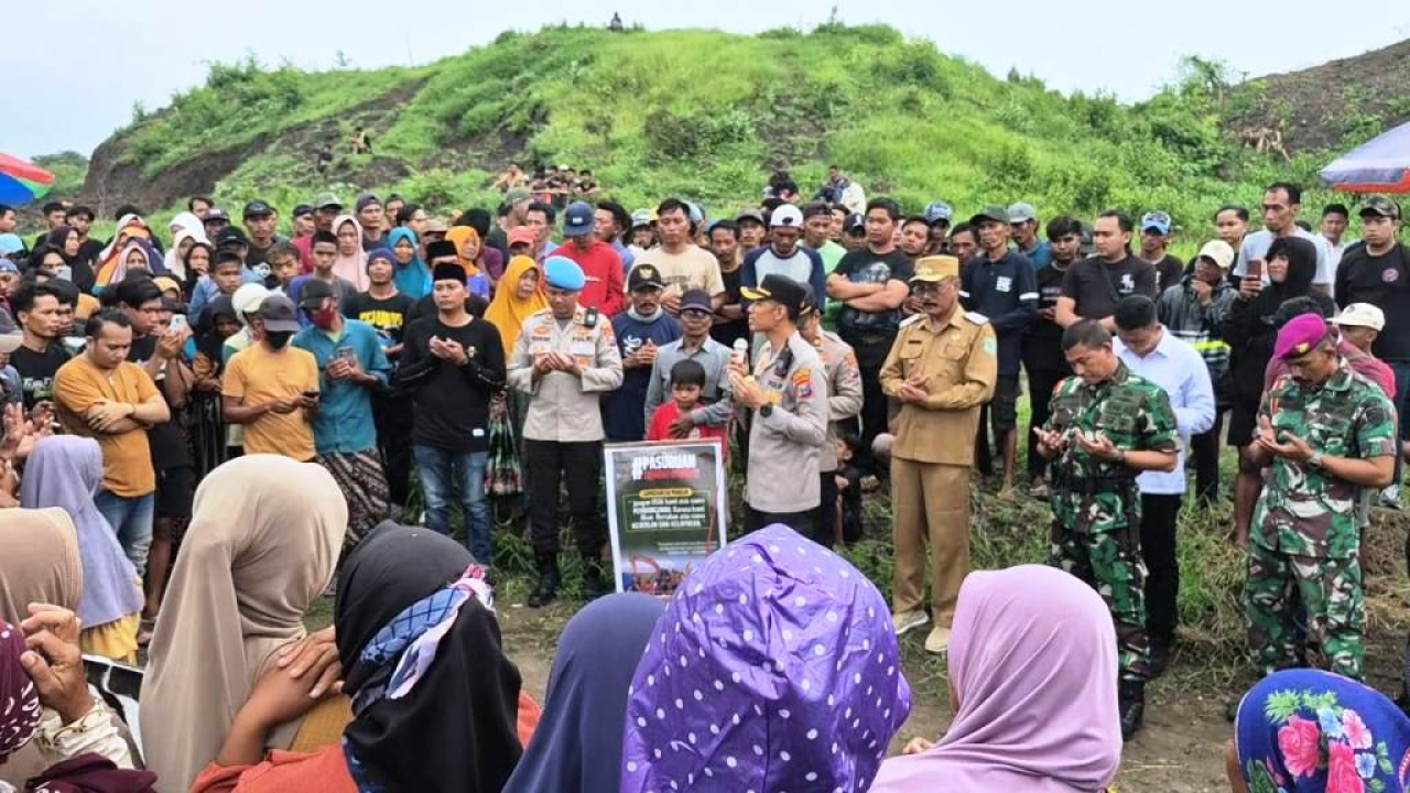 Aksi Petani Sumberanyar Kabupaten Pasuruan, foto: istimewa