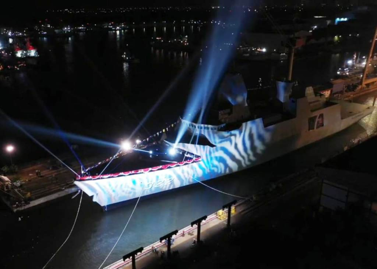 KRI Bala Putra Dewa 322