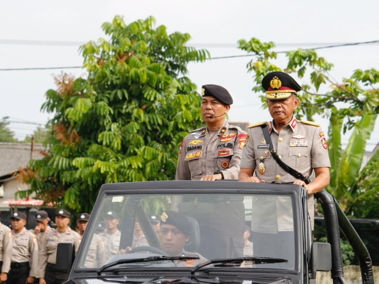 Karorenmin Lemdiklat Polri Brigadir Jenderal Polisi Mohamad Syaripudin saat inspeksi pasukan di Lapangan Krida Samapta Pusdik Sabhara Lemdiklat Polri, Senin (12/1/2026) pagi.