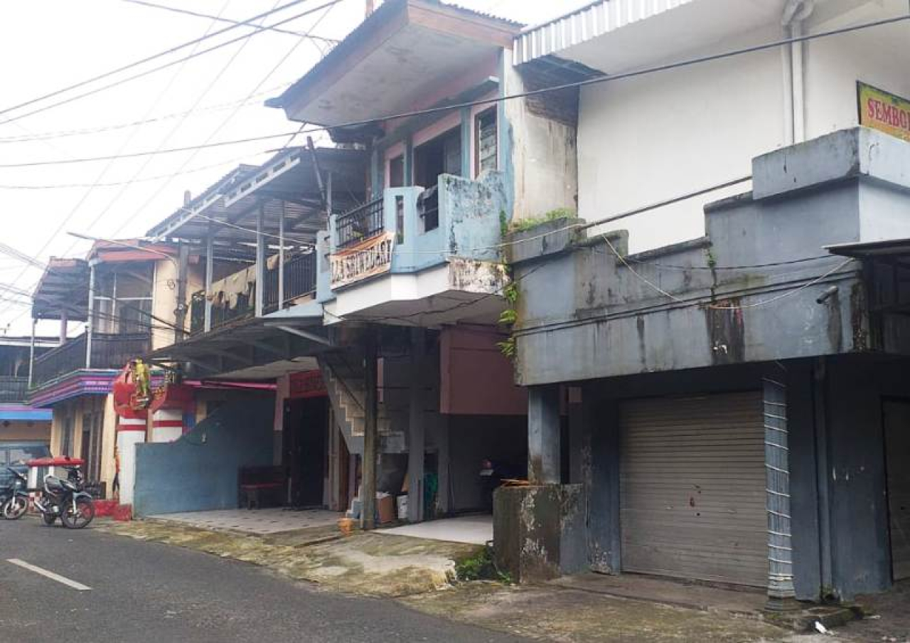 Vila -Vila di kawasan Pesanggrahan Tretes sepi dari tamu.