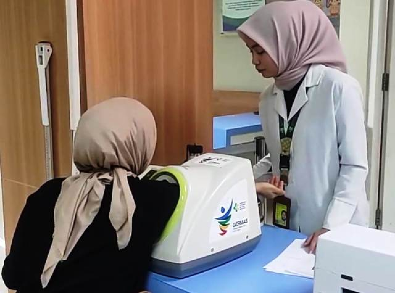 Cegah Superflu, Warga Surabaya Vaksinasi Sebelum ke Luar Negeri 