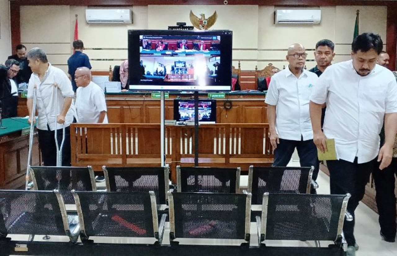 Tjahjono Gunawan, Roespandi, Adit Ardian Rendi Hidayat, Muhammad Amran Said Ali dan As’al Fany Balda.