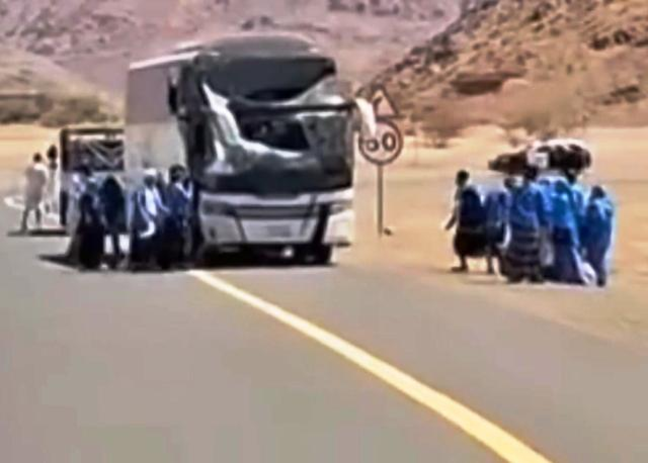Bus Jemaah Haji Asal Probolinggo Kecelakaan Saat Ziarah di Madinah