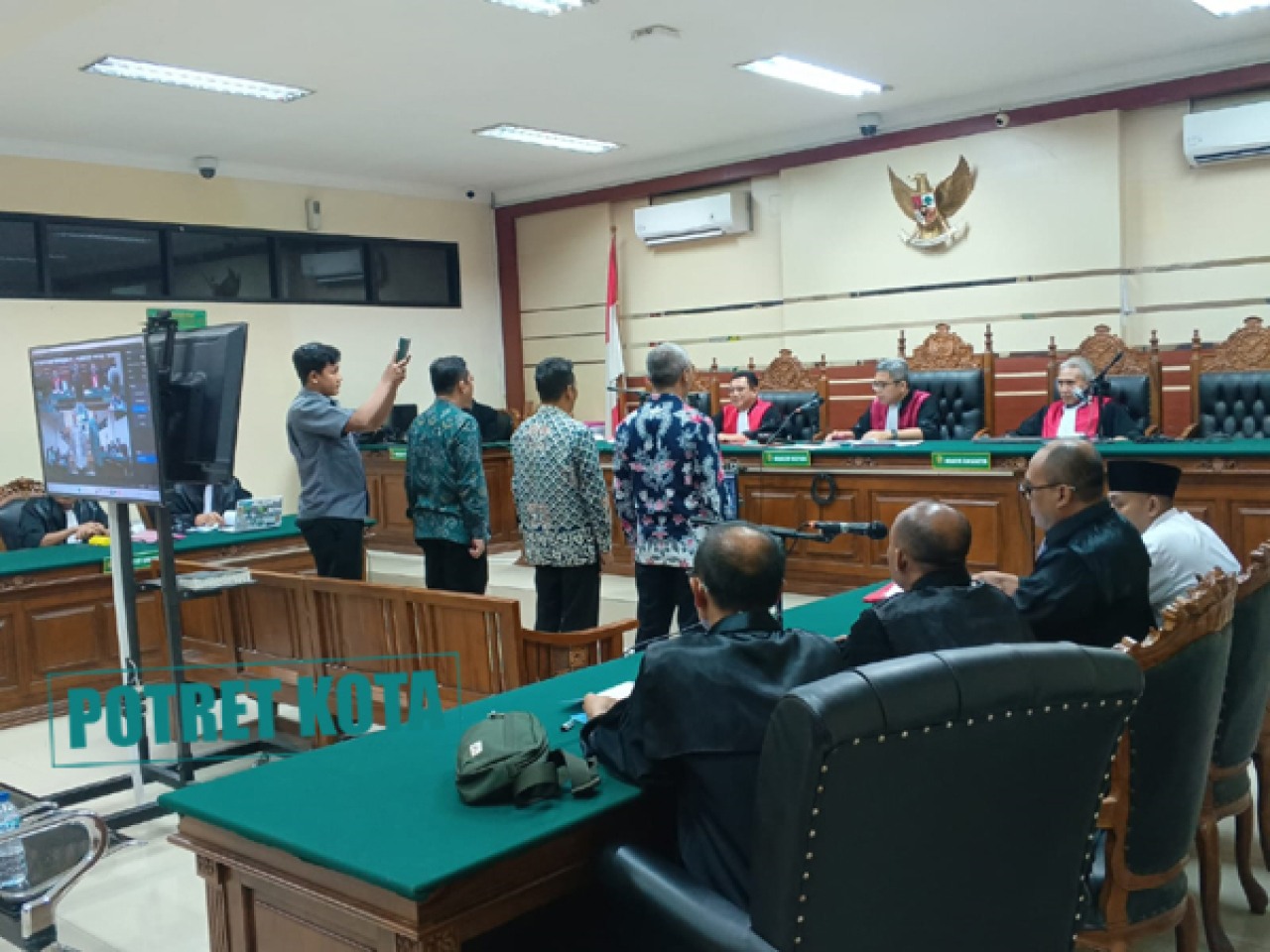 Hakim Tipikor Heran Biro Kesra Pemprov Jatim Beri Hibah Seragam GP Ansor Bondowoso Rp1,2 Miliar