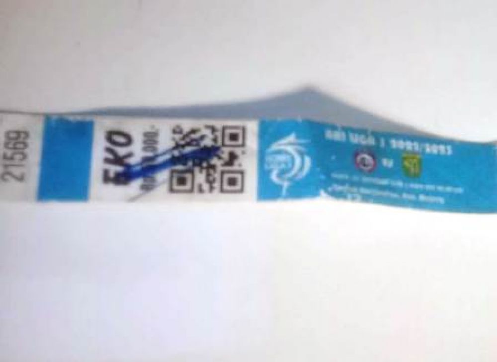 gelang ekonomi milik Dani pelajar korban Kanjuruhan