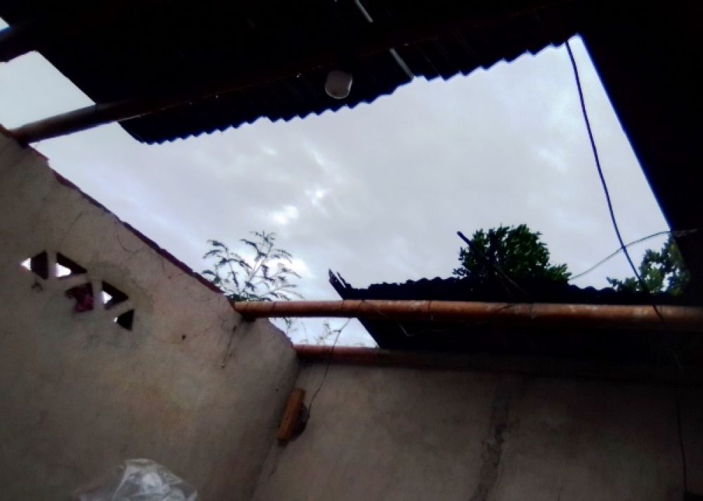 Angin Puting Beliung di Kediri Lombok Barat