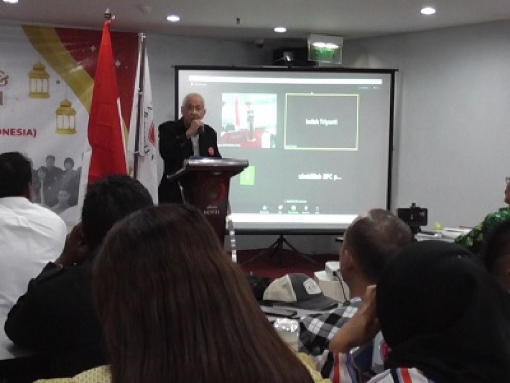 BPW Peradin Jatim saat halal bihalal di G-Suites Hotel, Gubeng, Surabaya. BPW Peradin Jatim bakal buka pendidikan paralegal khusus Kepala Desa di Jawa Timur.