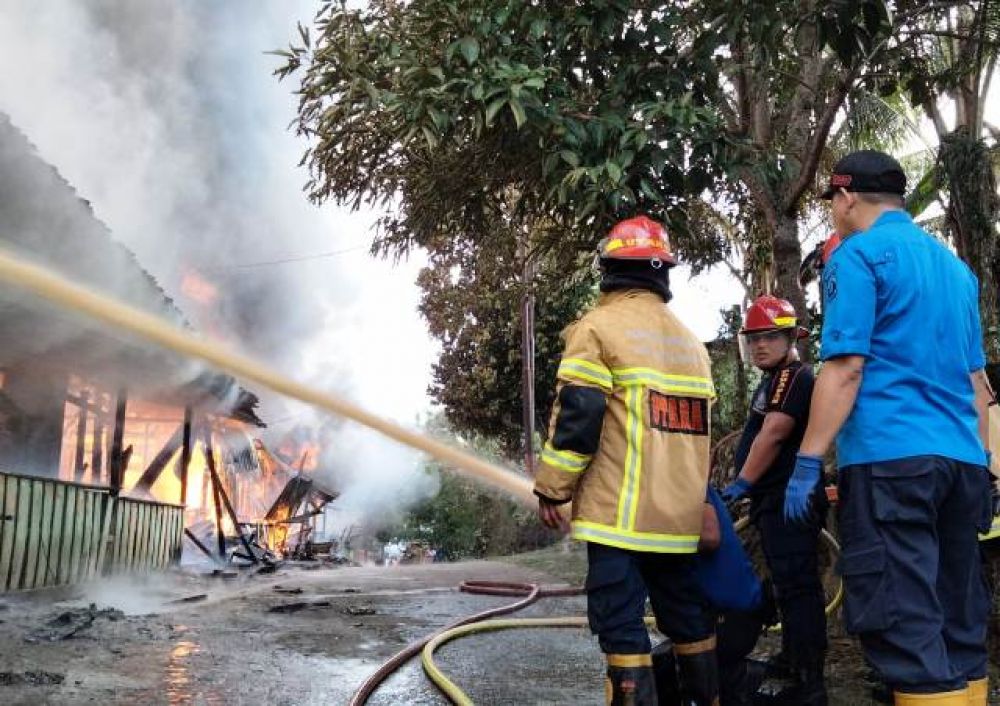 Barak Prajurit TNI AD di Balikpapan Ludes Terbakar