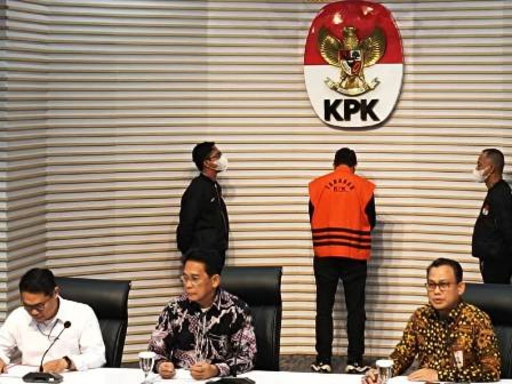 Bupati Ahmad Muhdlor Ali Pakai Rompi Tahanan KPK