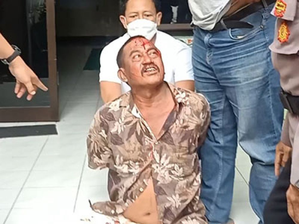 Carok! Dua Korban Bersimbah  Darah di Surabaya
