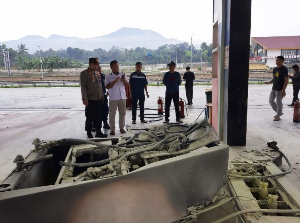 kebakaran di SPBU Rest area Km 20 B Desa Kuripan