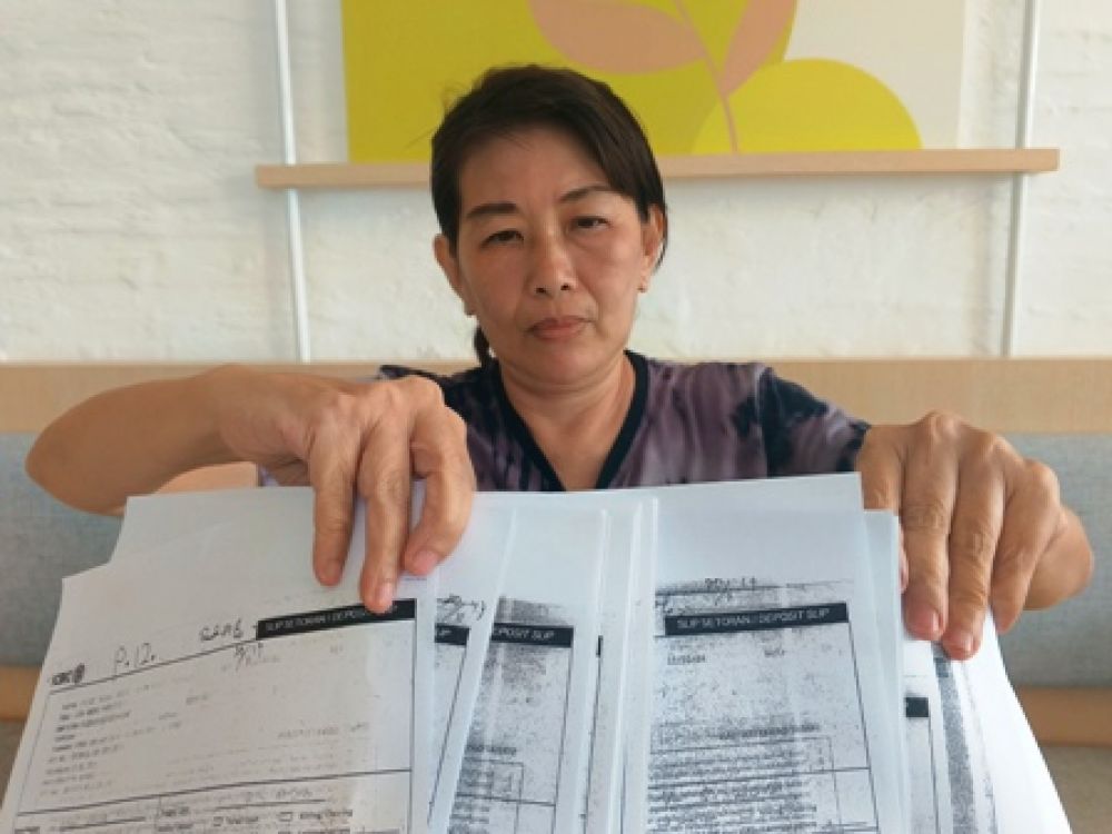 Geovani menunjukkan bukti pembayaran KPR 