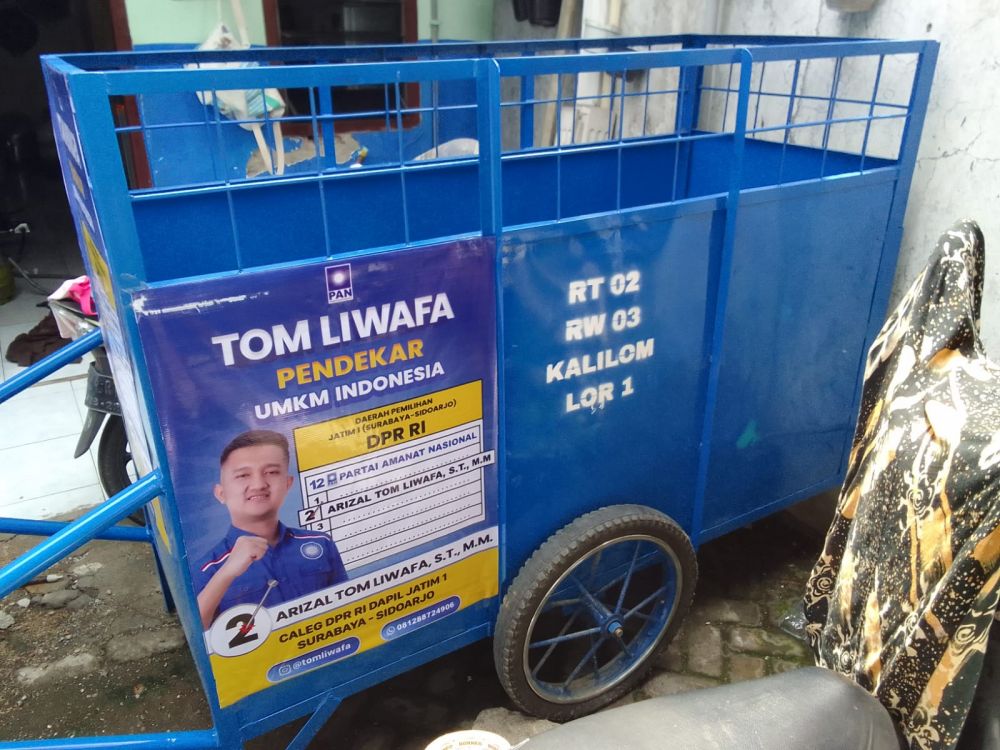 Kartu Remi Arizal Tom Liwafa Berbagi