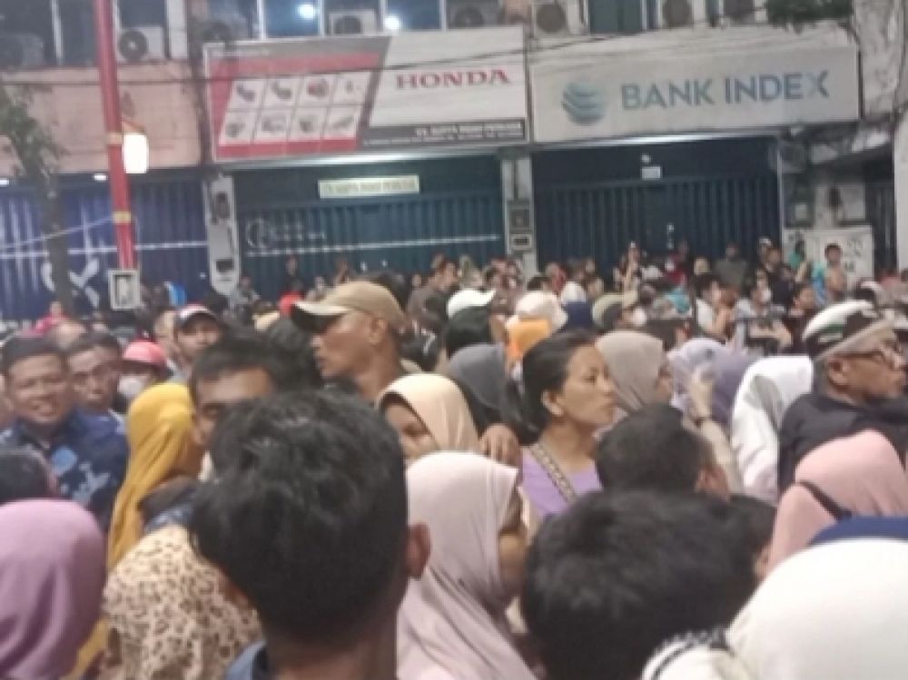 Rujak Uleg Surabaya 2023 Pesta Rakyat atau Pejabat?