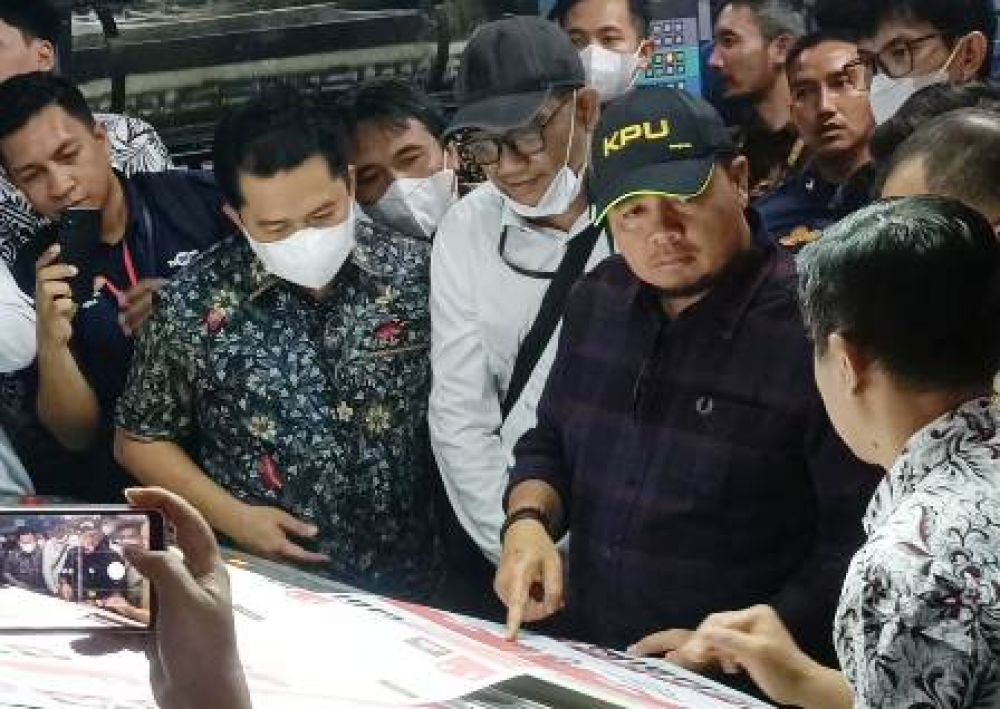 KPU dan Bawaslu Datangi Pencetakan Surat Suara di Surabaya - Pasuruan