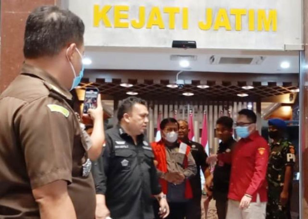 Kejagung Tetapkan 3 Hakim PN Surabaya Tersangka Suap dan Gratifikasi