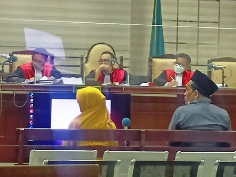 Keluarga Heran Holil dan Rosida Dituntut Sama 2 Tahun 6 Bulan Penjara