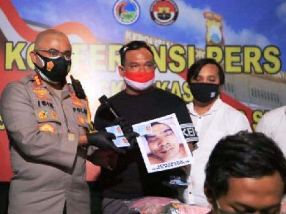 siaran pers tembak mati RR dan AA/foto Surabaya Raya